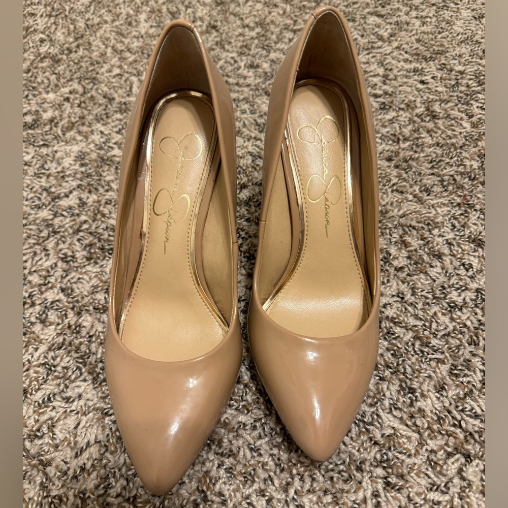 Jessica Simpson 6.5 patent nude pump. Little scratch on back left.
